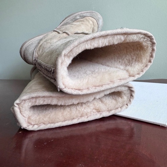 UGG Women's Beige Suede Winter Boots - Picture 5 of 8